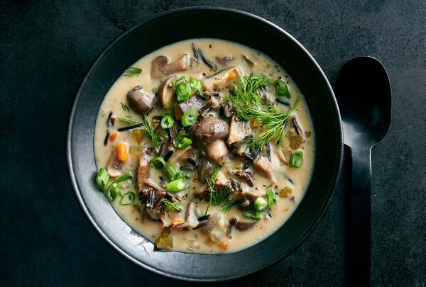 Рисовый суп с курицей и грибами